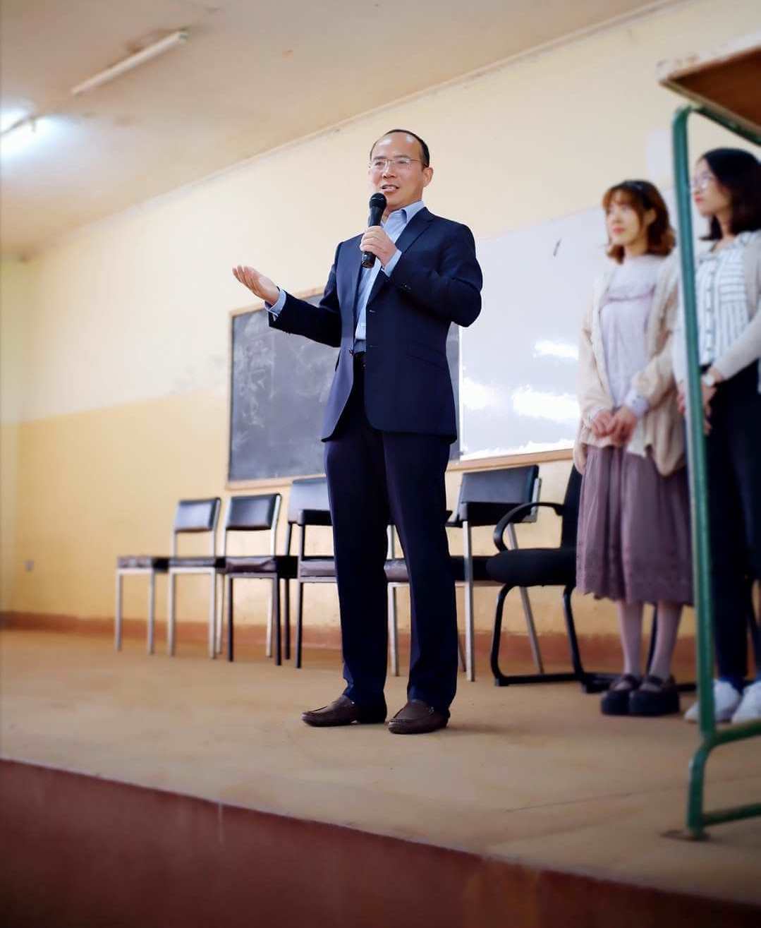 The Confucius Institute Director Prof. Huang Peixi putting emphasis on taking Chinese course